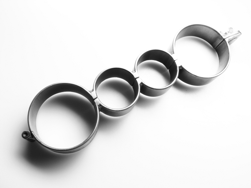 PRANGER METALL - Hand-Fuß-Pranger kurz