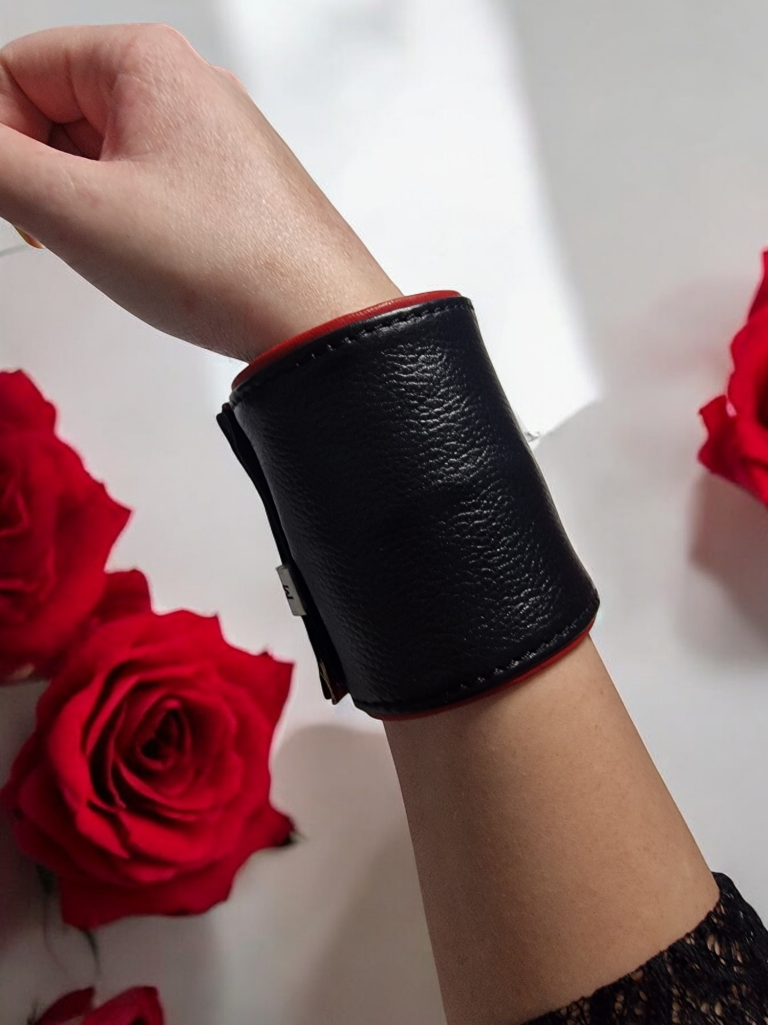 Wrist Wallet - Armband Portemonnaie- mit Farbstreifen außen in 5 verschiedenen Farben!