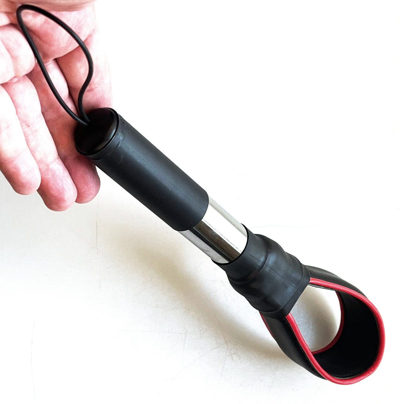 Leder-Paddle mit Metallgriff roter Streifen
